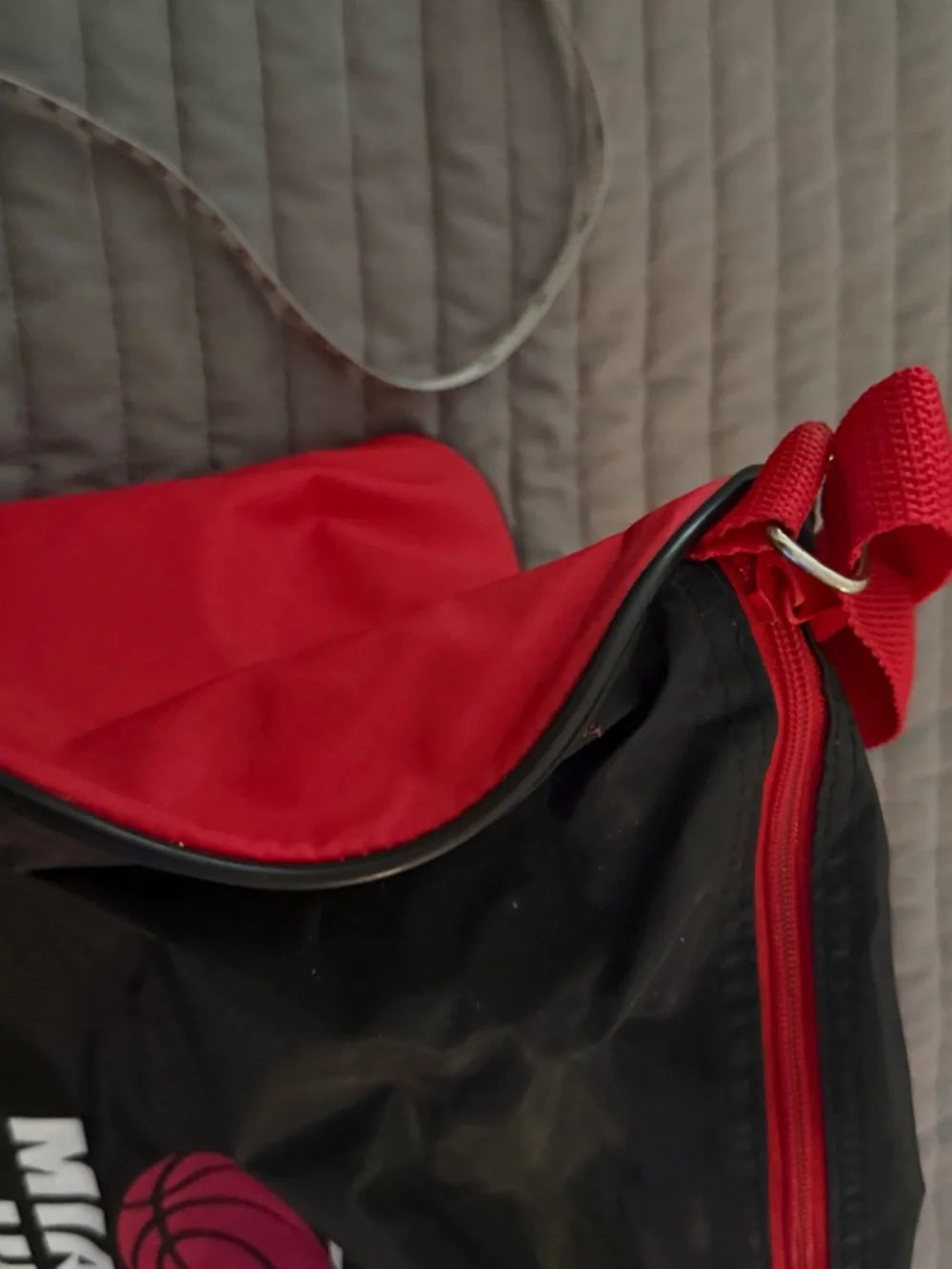 MIAMI HEAT MEDIUM DUFFLE BAG